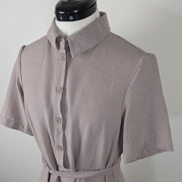 PIECE Short Sleeve Button Front Belted Shirt Dress Taupe Size S NWT - Picture 2 of 8